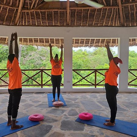 Diani Yoga Barn Bed and Breakfast Ukunda Exteriör bild