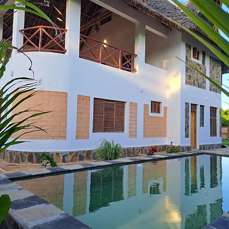Diani Yoga Barn Bed and Breakfast Ukunda Exteriör bild