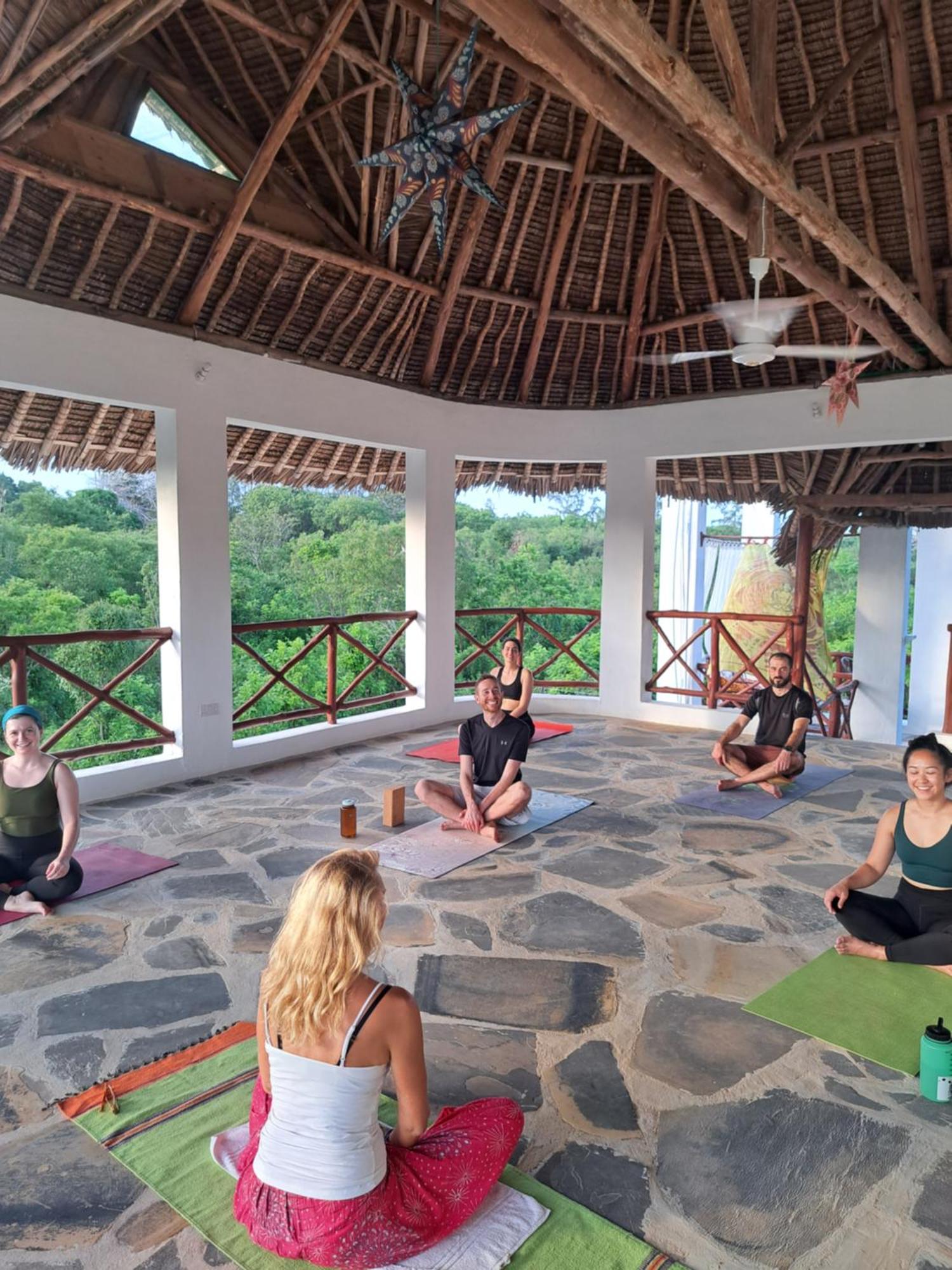 Diani Yoga Barn Bed and Breakfast Ukunda Exteriör bild