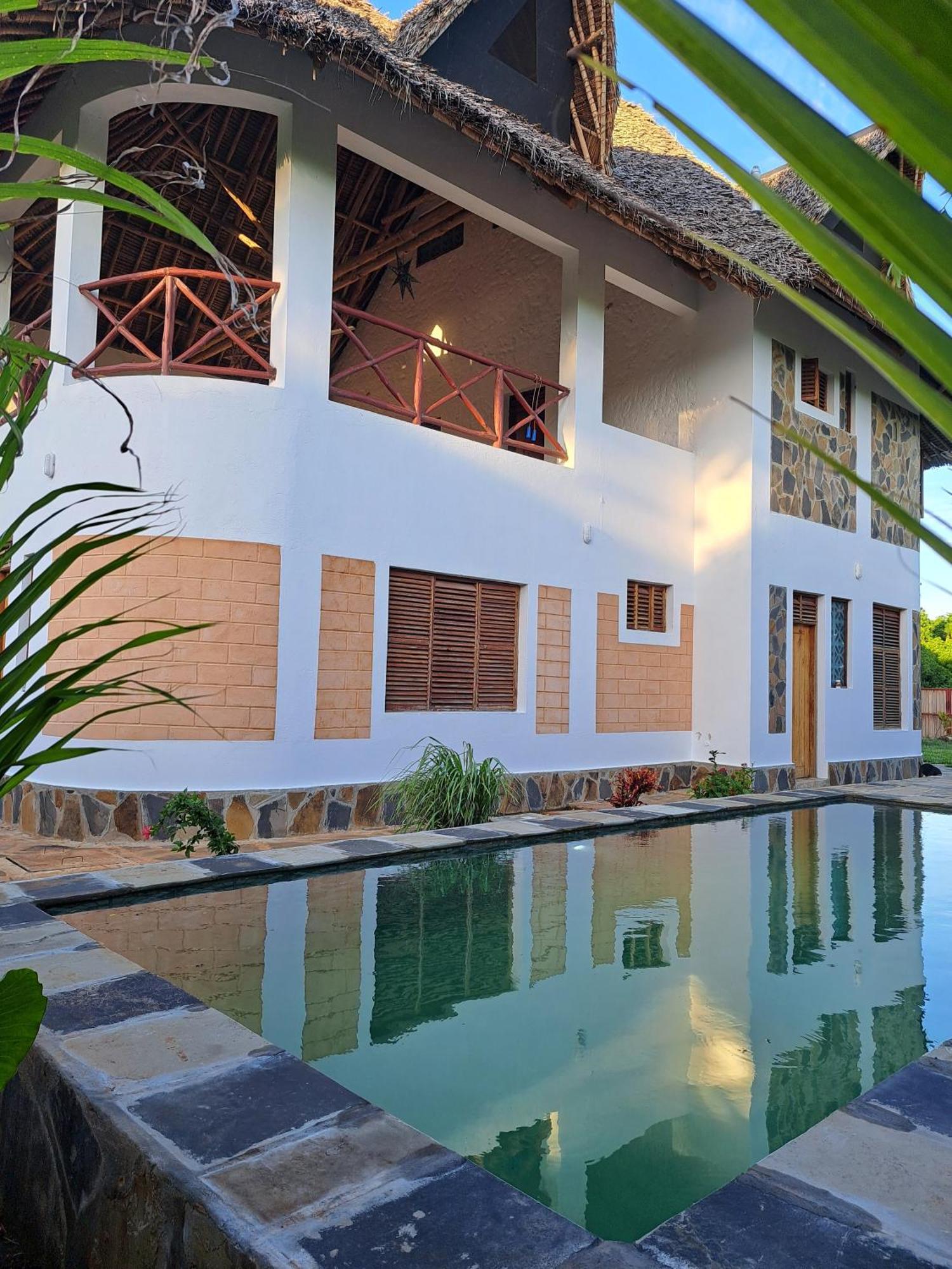 Diani Yoga Barn Bed and Breakfast Ukunda Exteriör bild