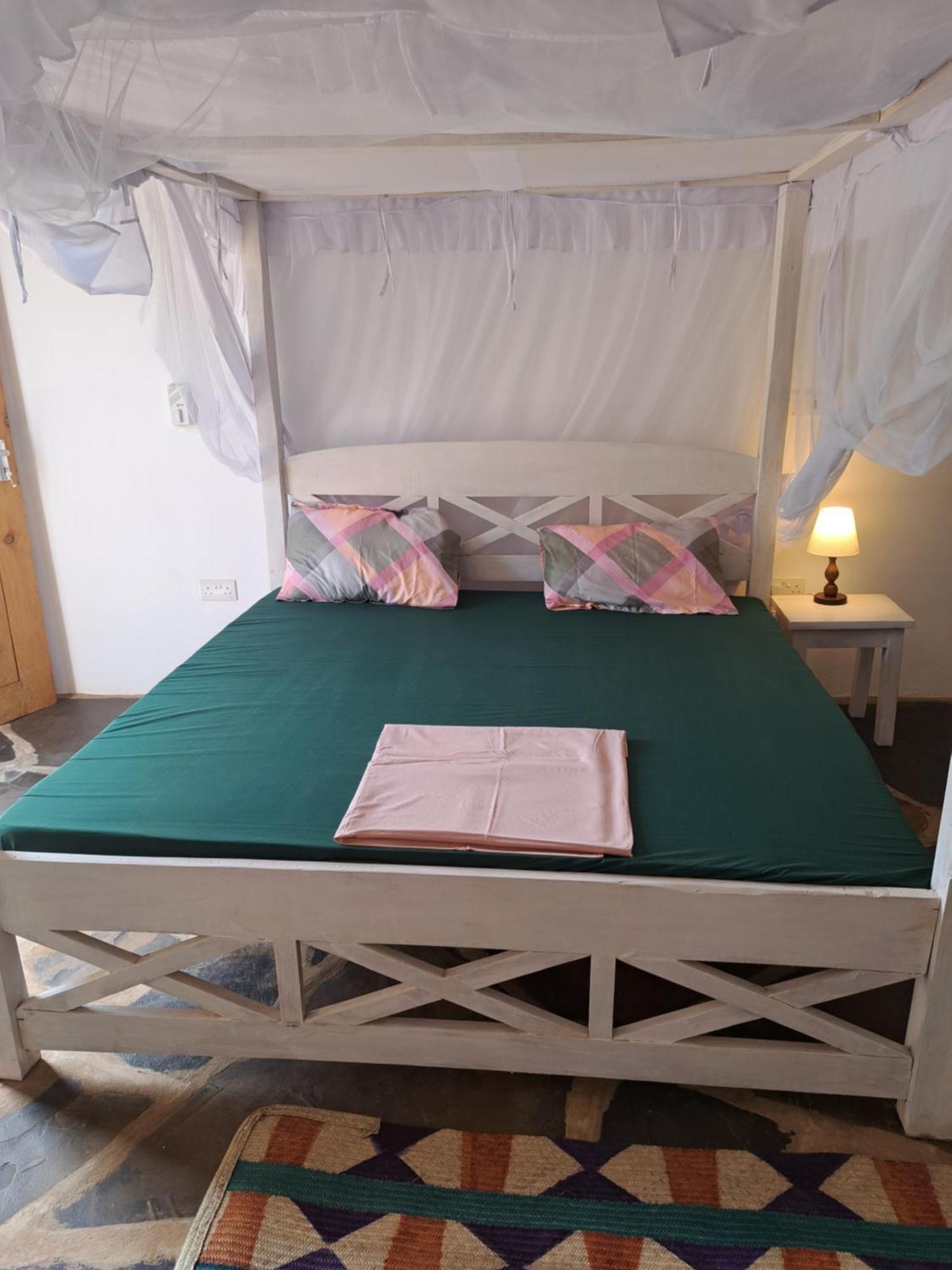 Diani Yoga Barn Bed and Breakfast Ukunda Exteriör bild