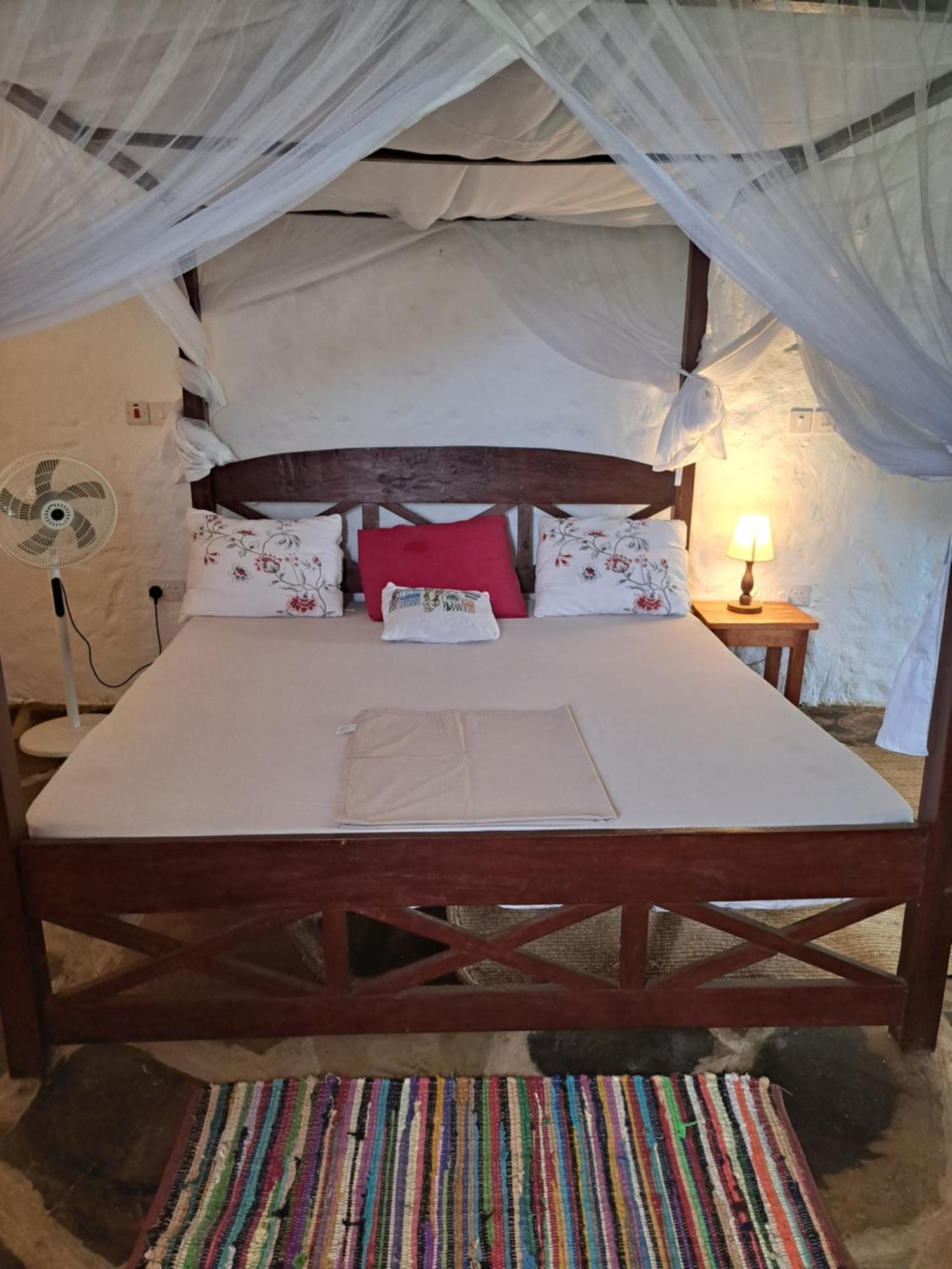 Diani Yoga Barn Bed and Breakfast Ukunda Exteriör bild