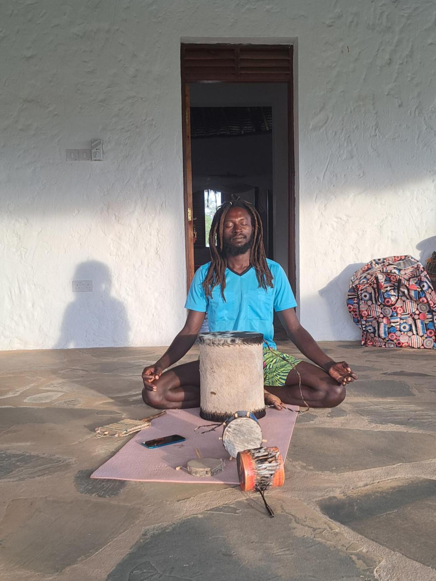 Diani Yoga Barn Bed and Breakfast Ukunda Exteriör bild